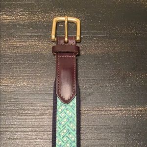 Vineyard Vines belt